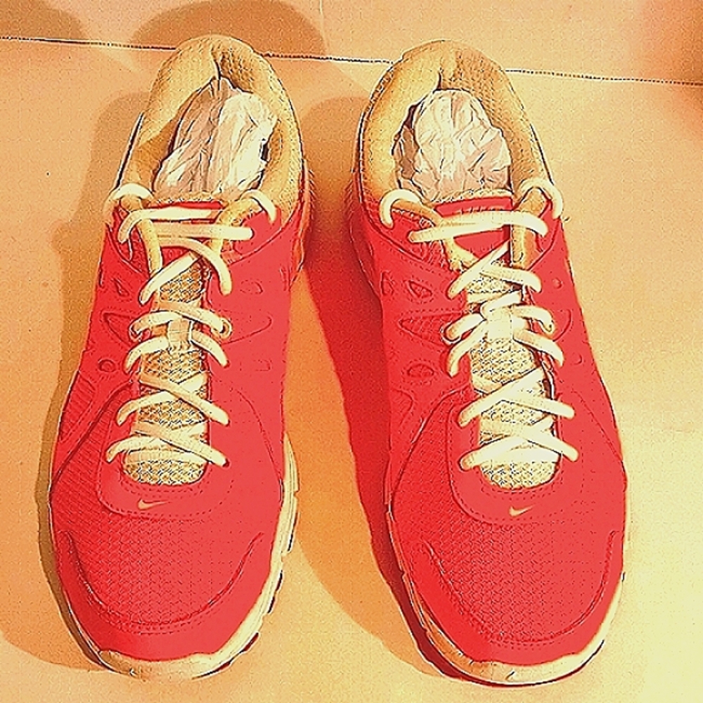 Nike Revolution 2 Premium Women's Coral/white Running Shoe.